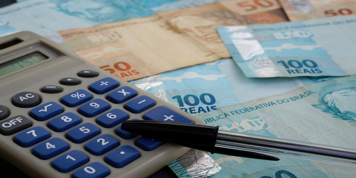 Previsão do salário mínimo para 2026: conheça o impacto do reajuste salarial para o ano seguinte 1 iStock 1204411498 1